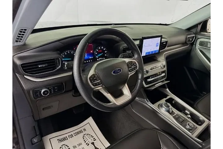 $33750 : Ford Explorer 2023 AWD XLT 4 image 9