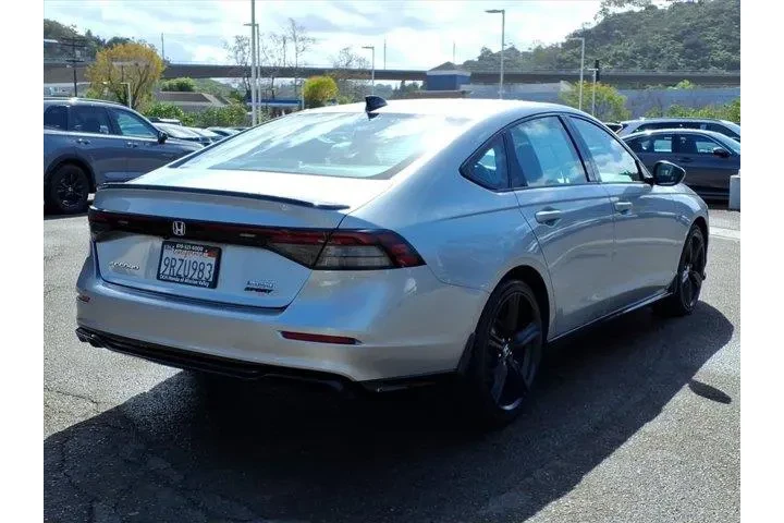 $29697 : Honda Accord Hybrid 2024 Spo image 4