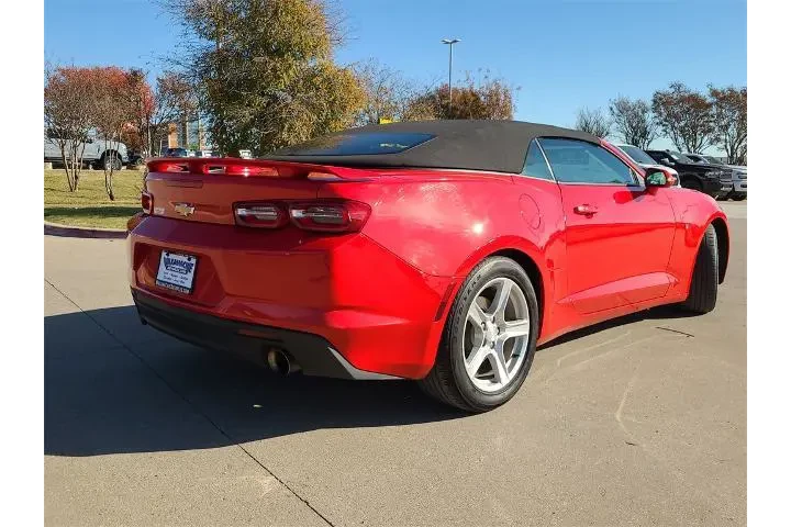 $24806 : Chevrolet Camaro 2023 LT 2dr image 5