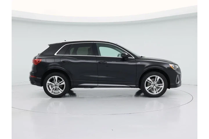 $28998 : Audi Q3 2022 AWD quattro S l image 7