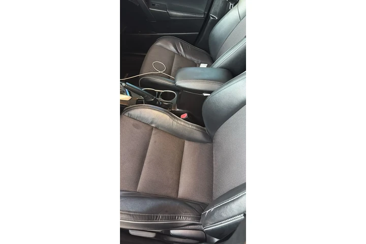 $3300 : Toyota Corolla 2014 image 4