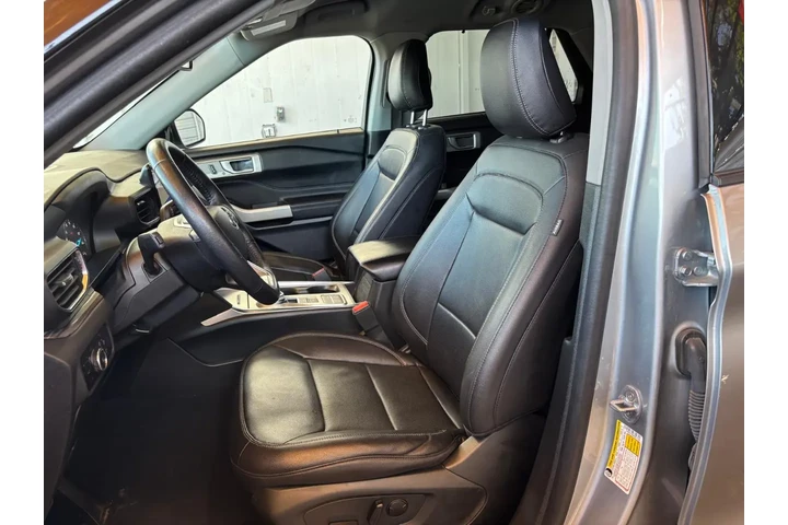 2023 Explorer Limited image 7