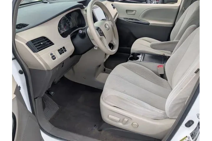 $4997 : Toyota Sienna 2012 LE 7-Pass image 7