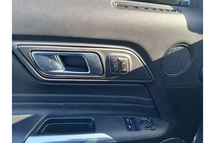 $36850 : Ford Mustang 2020 GT 2dr Fas image 8