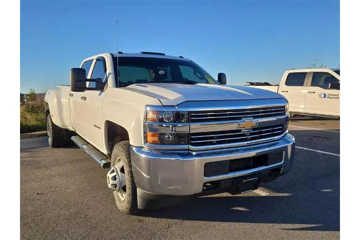 $32000 : Chevrolet Silverado 3500HD 2 image 4