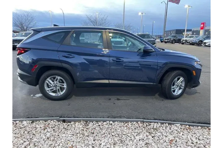 $28488 : Hyundai TUCSON 2025 AWD SE 4 image 6