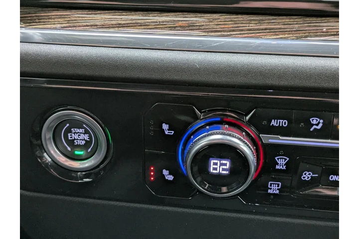 $35749 : Pre-Owned 2023 Sierra 1500 SLE image 6