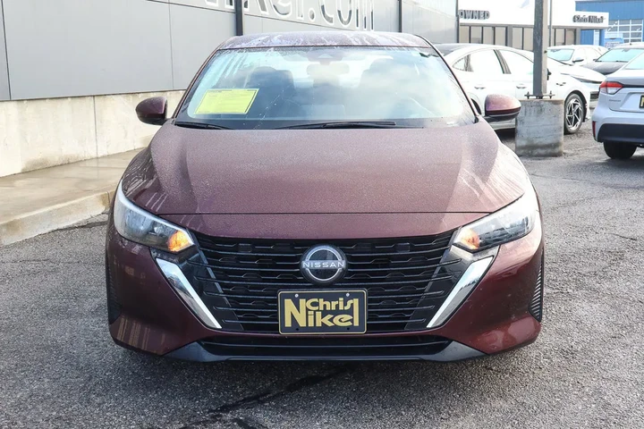 $16488 : 2024 Sentra SV CVT image 2