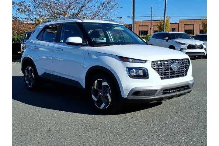 $18784 : Hyundai VENUE 2024 SEL 4dr C image 3