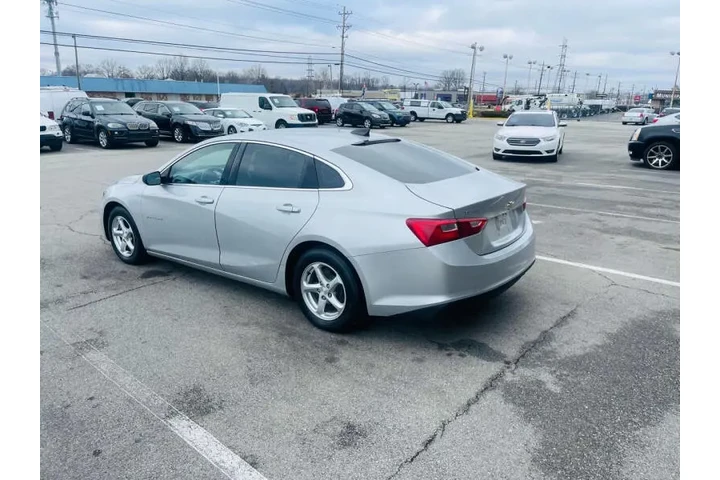 $6999 : 2017 Malibu LS image 5