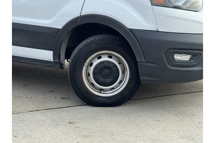 $31444 : Ford Transit 2022 150 3dr SW image 3