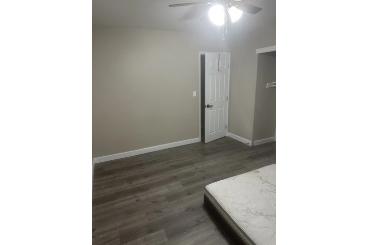 $850 : Se renta cuarto image 3