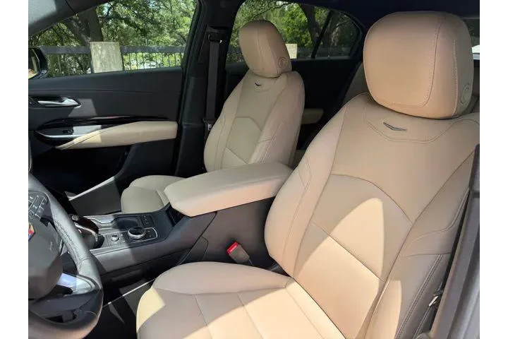 $30980 : Cadillac XT4 2024 Luxury 4dr image 10