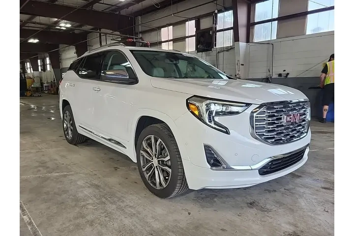 $21990 : GMC Terrain 2020 Denali 4dr image 3