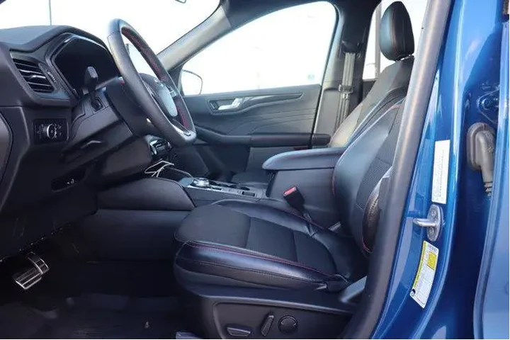$27990 : Ford Escape 2023 AWD ST-Line image 9