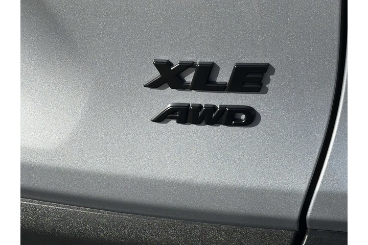 $38987 : Toyota RAV4 2025 AWD XLE Pre image 7