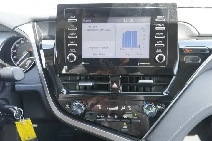 $27988 : Toyota Camry 2024 AWD SE 4dr image 8