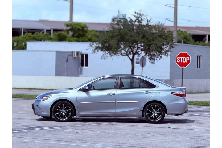 $14995 : Toyota Camry 2017 image 4