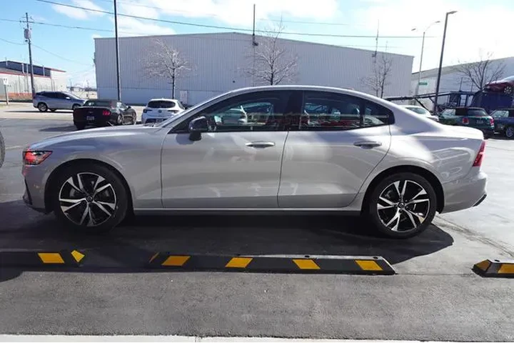 $28999 : 2025 S60 image 5