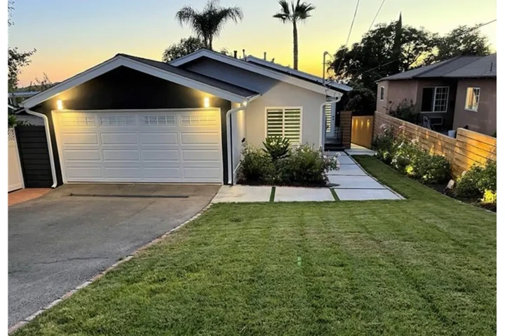 $2560 : 3Bed in Vermont Square, LA image 1