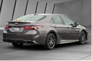 $24900 : Toyota Camry Hybrid 2021 SE thumbnail