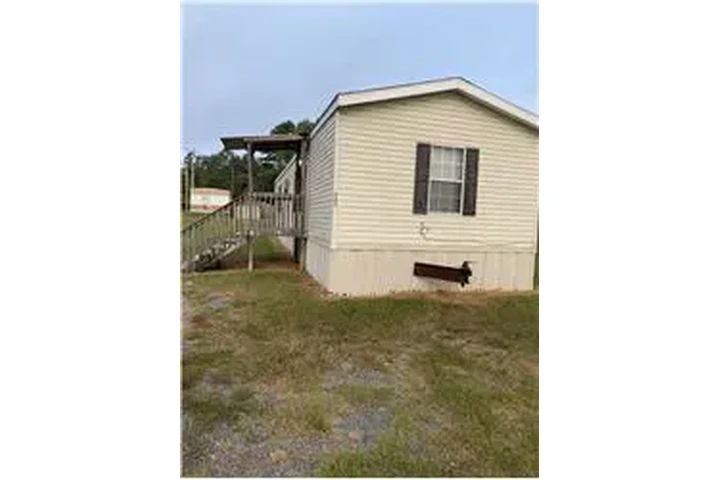 $875 : Rental property with 2 bedro image 1