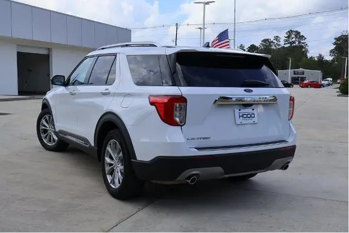 $27399 : Ford Explorer 2024 Limited 4 image 2