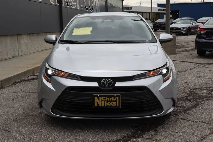 $19788 : 2023 Corolla LE image 2