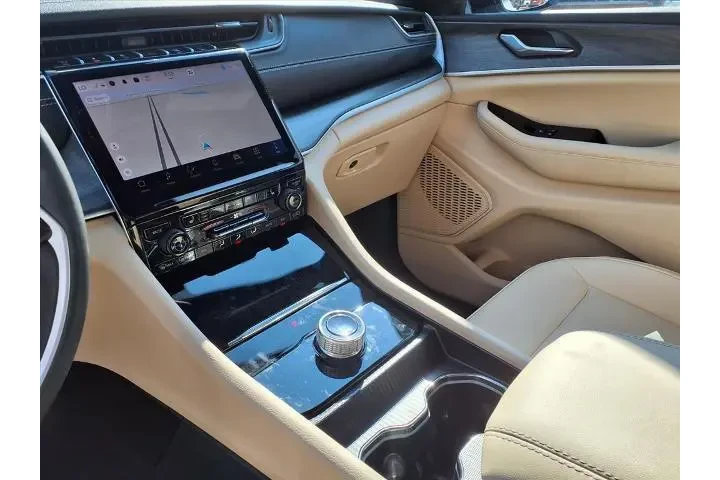 $37500 : Jeep Grand Cherokee 2024 4x2 image 9