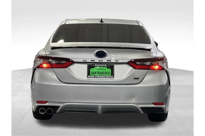 $15988 : 2022 Camry Hybrid Nightshade image 4
