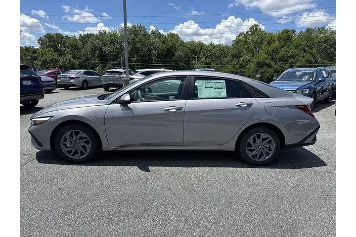 $24909 : Hyundai ELANTRA Hybrid 2025 image 4