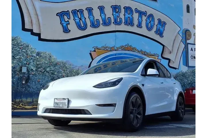 $38999 : Tesla Model Y 2024 AWD Long image 1