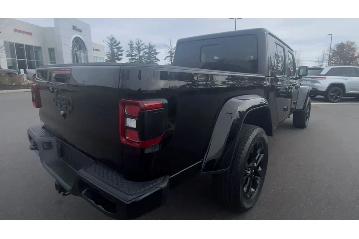 $37727 : Jeep Gladiator 2023 4x4 Over image 2
