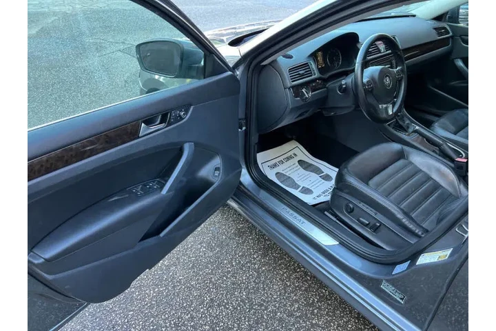 $8999 : 2014 Passat 2.0L TDI SEL Prem image 10