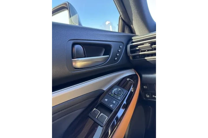 $38695 : Lexus RC 350 2022 2dr Coupe image 10