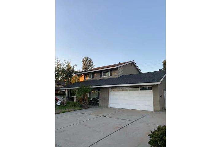 HDZ Roofers INC image 5