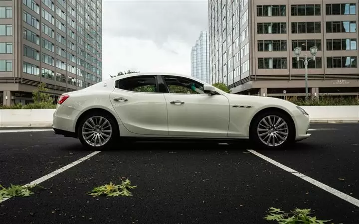 $20000 : 2015 MASERATI GHIBLI image 3