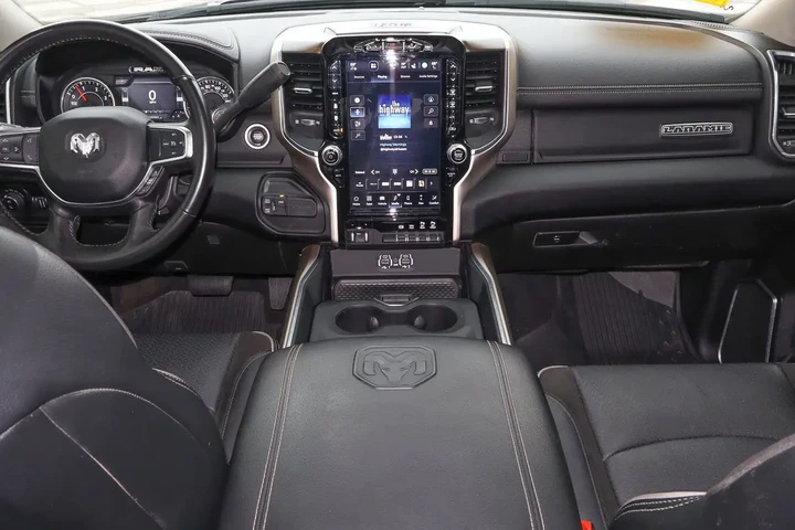 $67988 : 2024 3500 Laramie 4x4 Crew Ca image 9