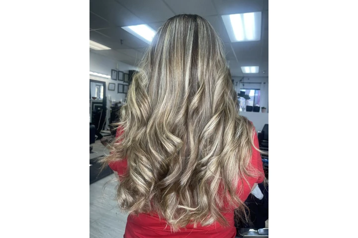 Magic hair Salon image 8