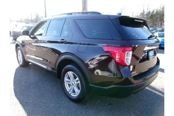 $30996 : Ford Explorer 2023 AWD XLT 4 image 9