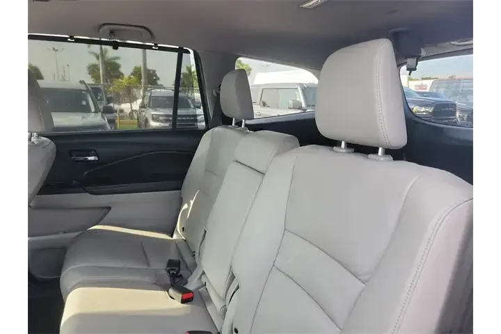 $29091 : Honda Pilot 2022 Touring 4dr image 9
