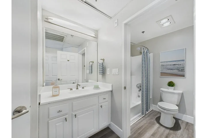 $2300 : 2bed 1ba available for rent image 3