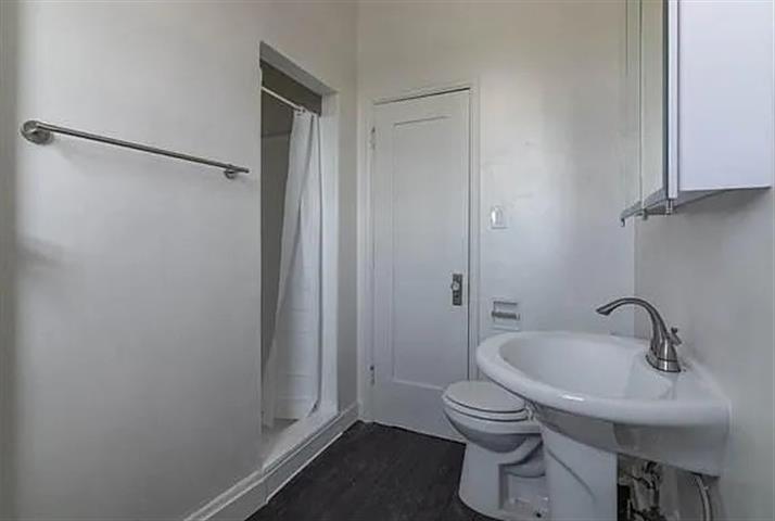 $1500 : Gorgeous 1 bed 1 Bath image 4