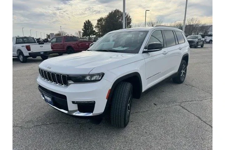 $38739 : Jeep Grand Cherokee L 2024 4 image 3