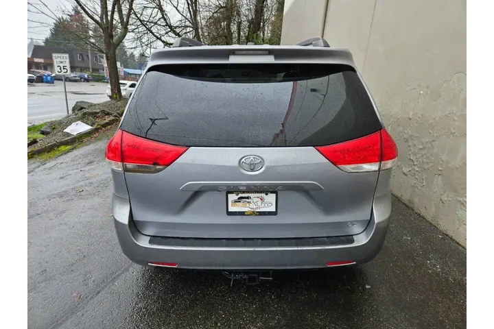 $12999 : 2012 Sienna LE 8-Passenger image 5