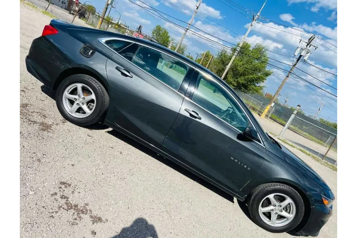 $7999 : 2018 Malibu LS image 5