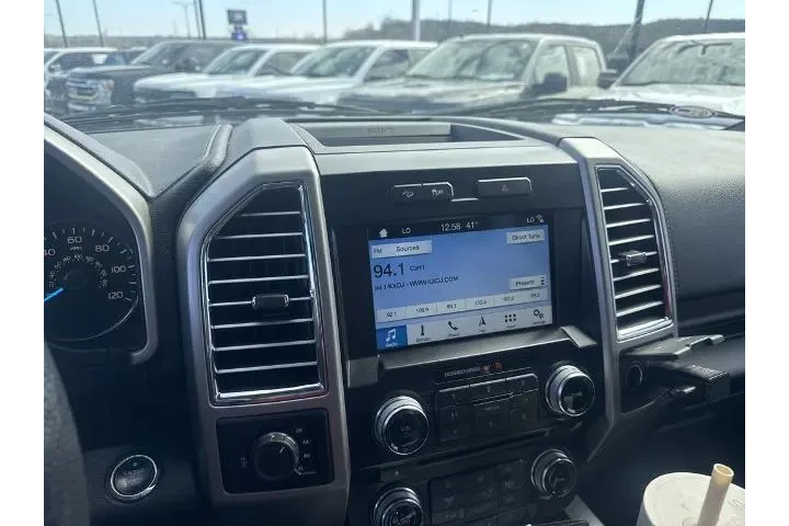 $17988 : Ford F-150 2016 4x4 King Ran image 8