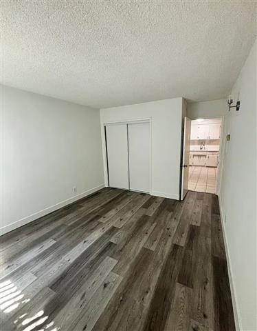 $1400 : 1 Bed Apt for rent in 90005 image 5