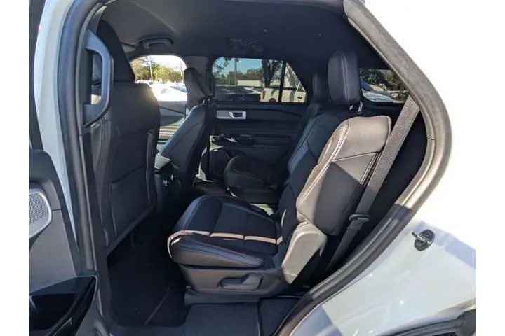 $28797 : Ford Explorer 2023 ST-Line 4 image 9