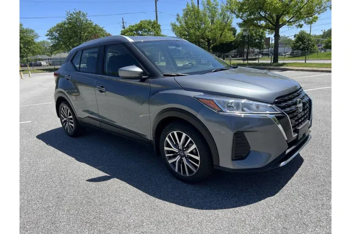 $10500 : 2023 Kicks SV image 5